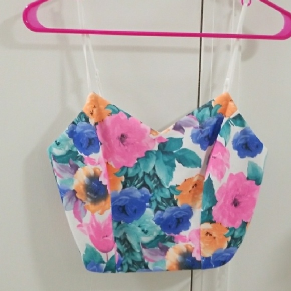 Flying Tomato Tops - Floral Crop Top | NEVER WORN